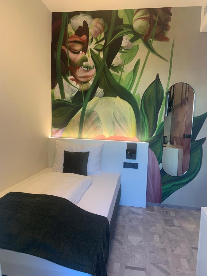 Art-Inn Design Self-Check-In-Hotel Linz Buitenkant foto