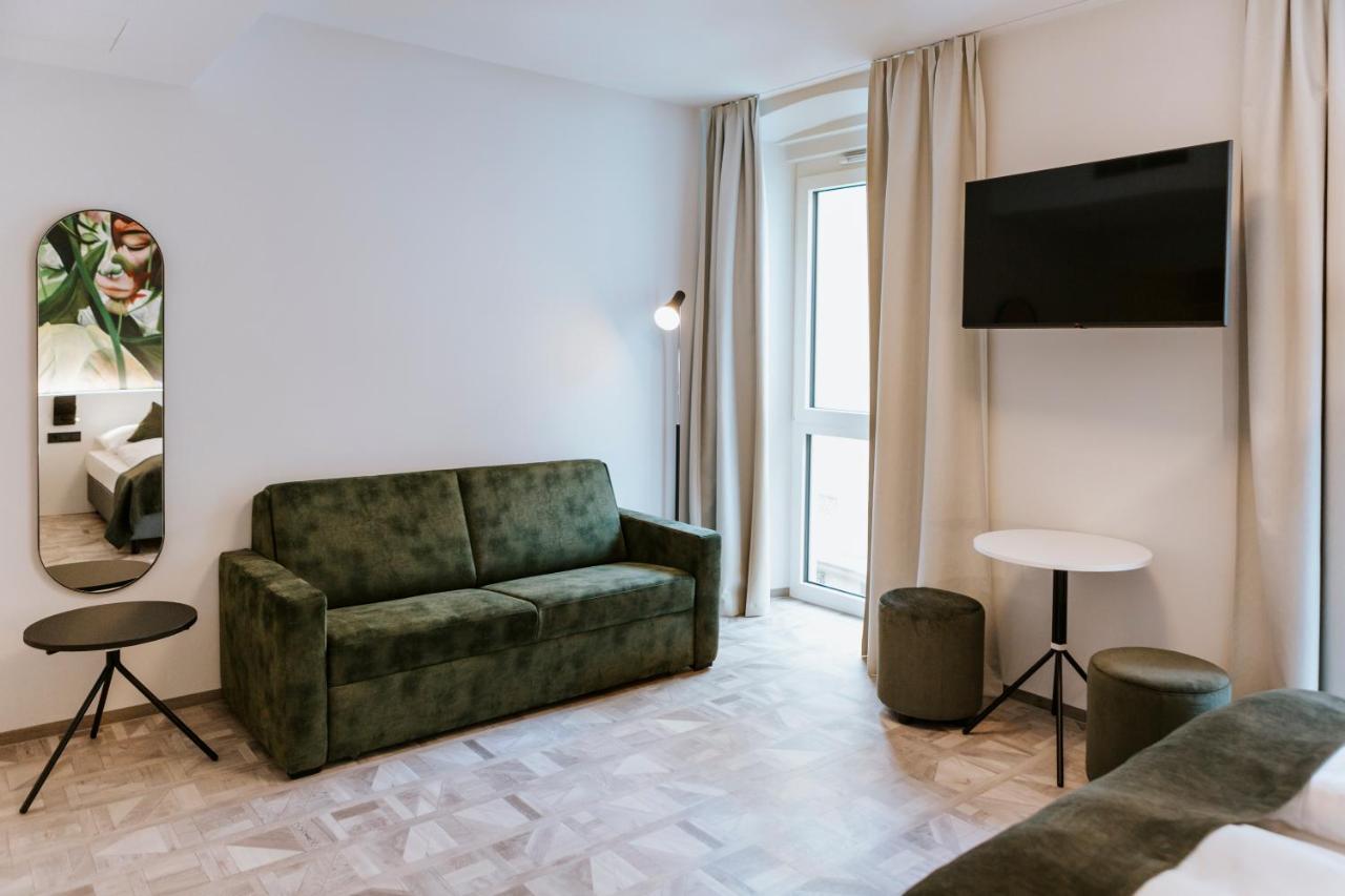 Art-Inn Design Self-Check-In-Hotel Linz Buitenkant foto