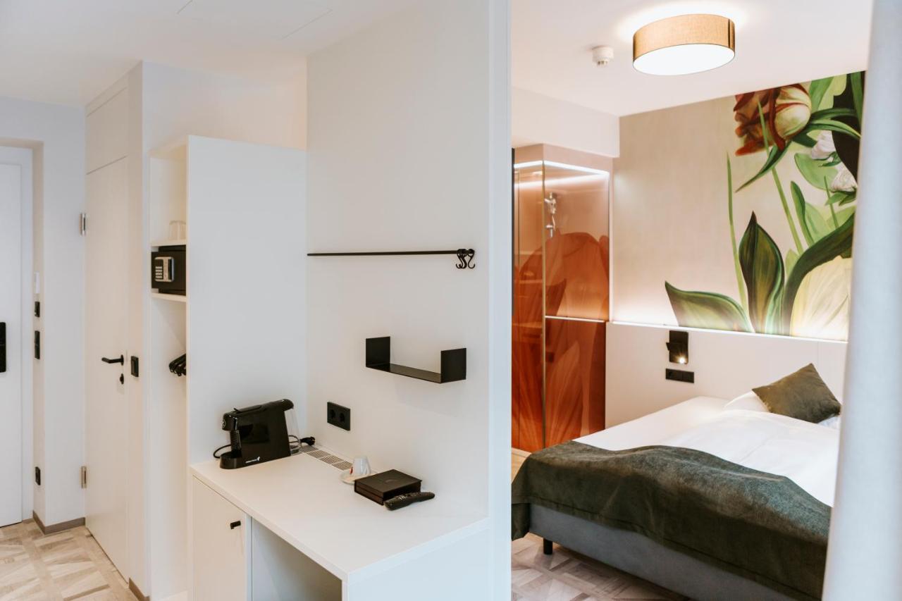 Art-Inn Design Self-Check-In-Hotel Linz Buitenkant foto