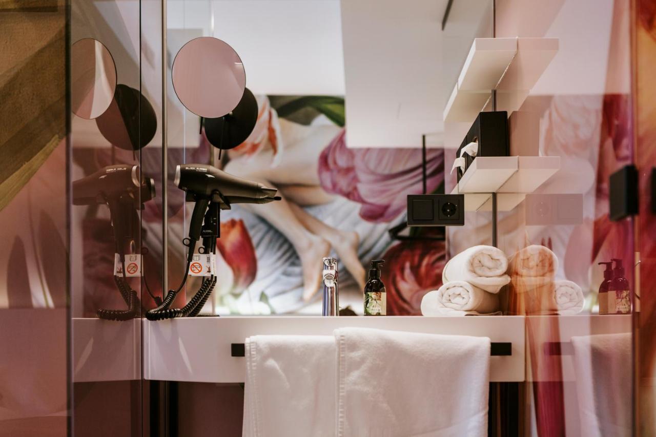 Art-Inn Design Self-Check-In-Hotel Linz Buitenkant foto